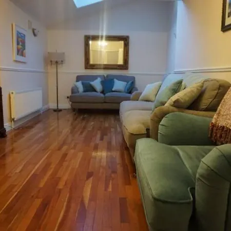 Interconecting Lough Gill - 1 Double 2 Single Beds *