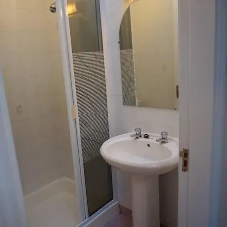Interconecting Lough Gill - 1 Double 2 Single Beds Sligo
